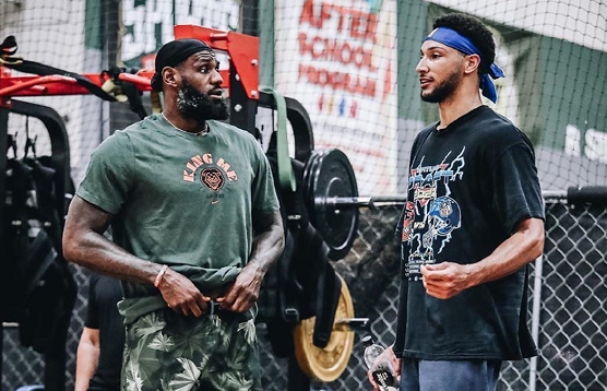 欧冠中陷入 欧冠中陷入